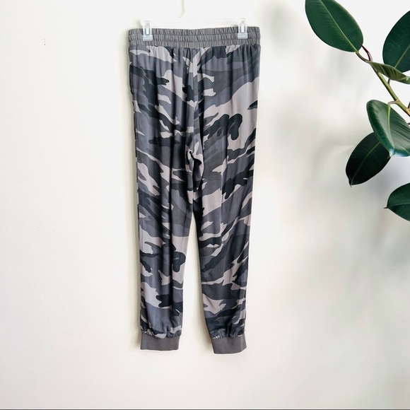 Splendid Camo Joggers Lounge Pants - Picture 4 of 6